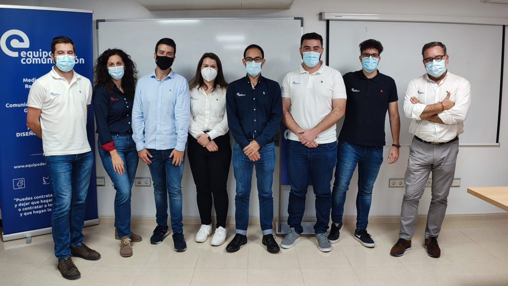 Foto con Toni Navarro durante una clase de LinkedIn